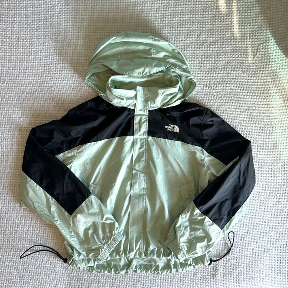The North Face- Women’s Windbreaker Jacket Mesh Lined